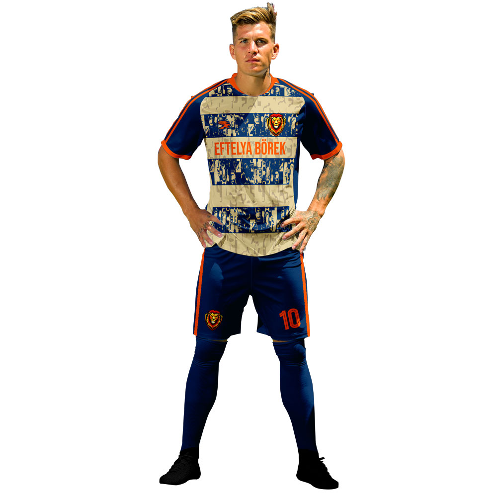 Gold Navy futbol forma tasarımı model üzerinde giyili